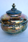 Richard Flores Girdled Guppy Urn